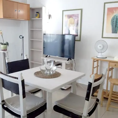 Modern With Sea View In 50 M² Chic Retreat