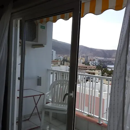 Modern With Sea View In 50 M² Chic Retreat *