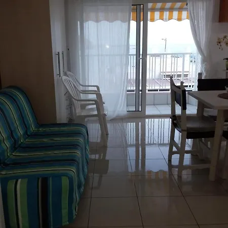 Modern With Sea View In 50 M² Chic Retreat Apartament