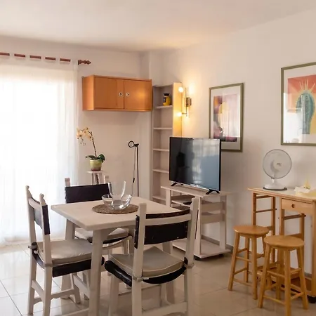 Modern With Sea View In 50 M² Chic Retreat Apartament *