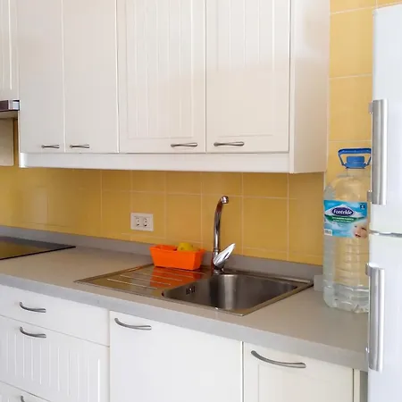 Apartament Modern With Sea View In 50 M² Chic Retreat