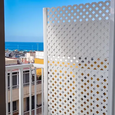 아파트 Modern With Sea View In 50 M² Chic Retreat 아로나